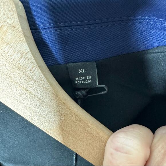 AWAY TRAVEL The Better Blazer Navy NWT in Size XL - Picture 2 of 8